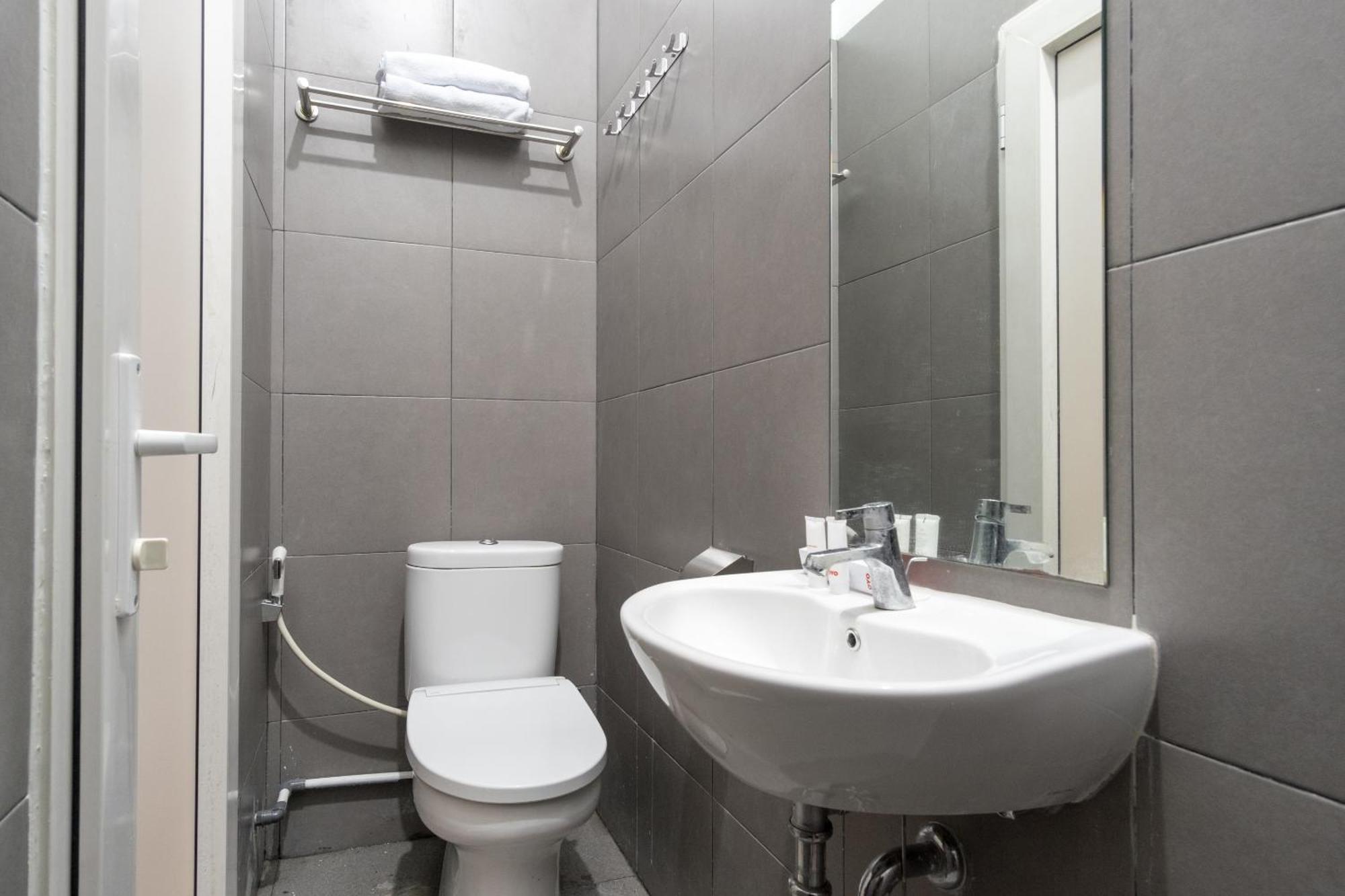 מדאן Super Oyo 839 Royal Guest House מראה חיצוני תמונה